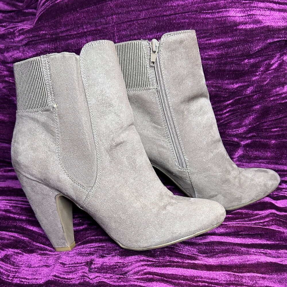 Pink & Pepper Suede Heeled Bootie Size 10